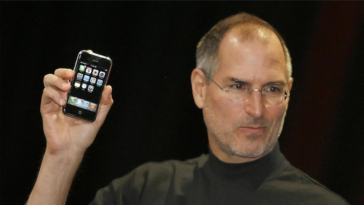 Compran el primer iPhone de Apple a un precio desorbitado