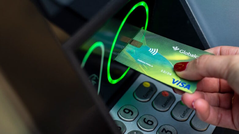 ¿Qué es el data skimming y Cómo protegerte?