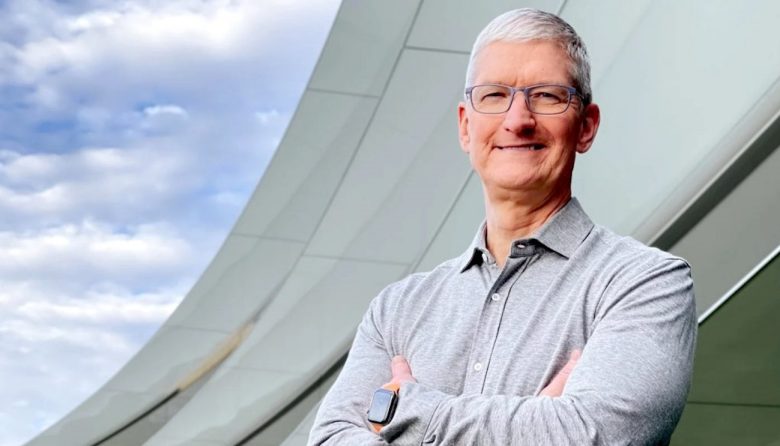 Tim Cook vende acciones de Apple