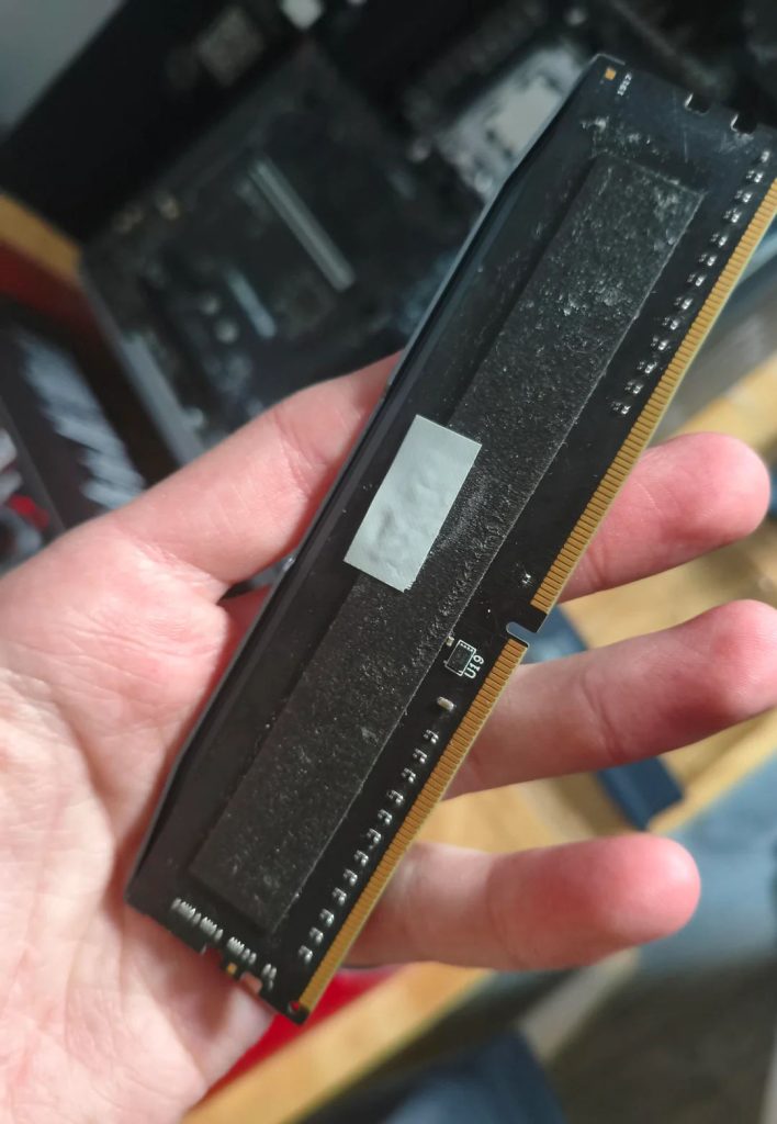 RAM DDR5 falsificada