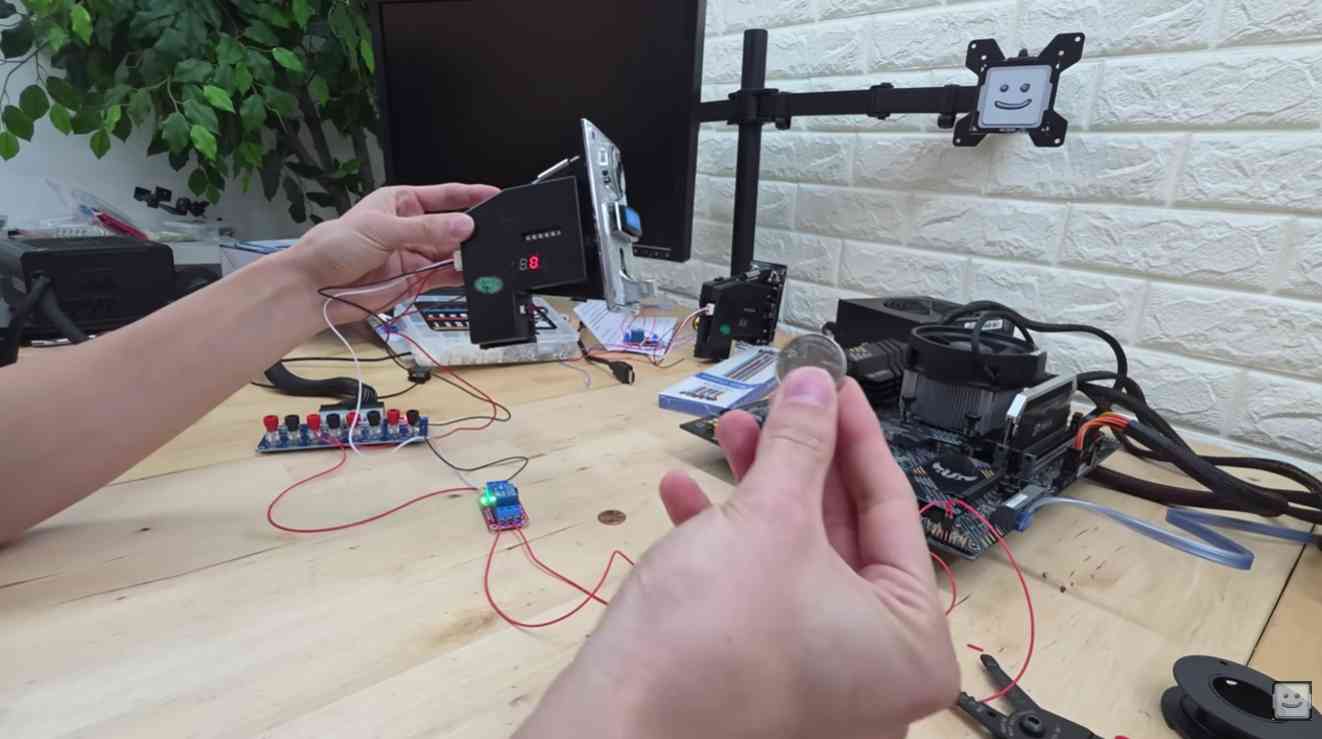 Interruptor de PC con monedas