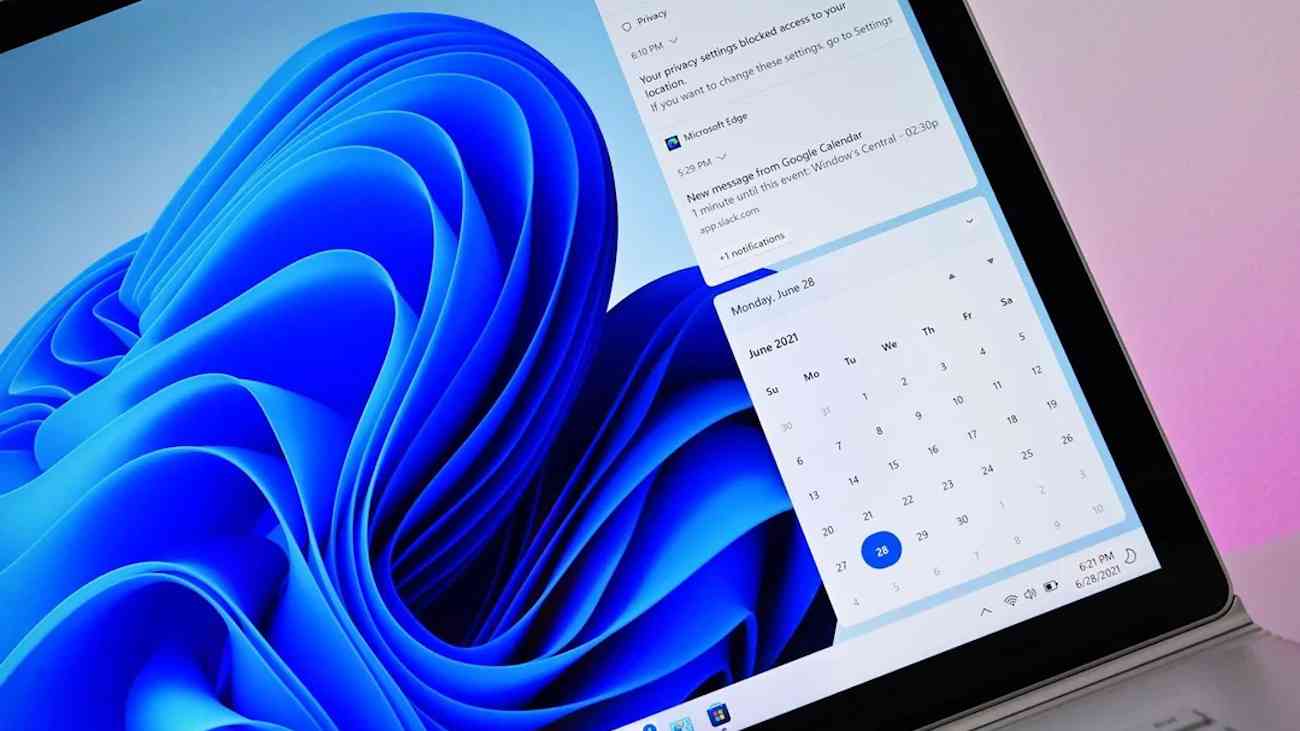 El regreso de la agenda a la barra de tareas de Windows 11 se retrasa