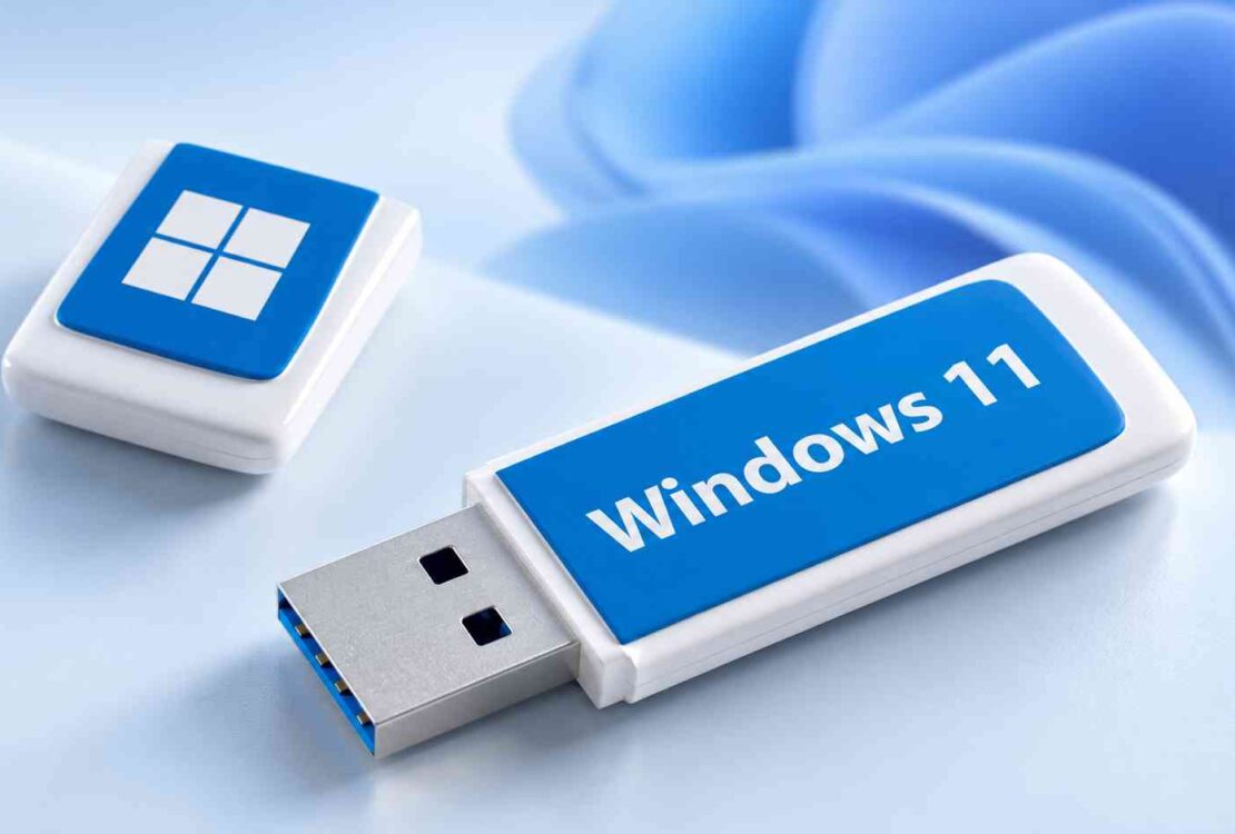 Pendrive Windows 11 en fondo azul minimalista